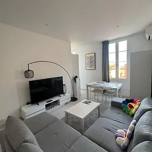 Monaco Cosy 3 Pieces Apartment
